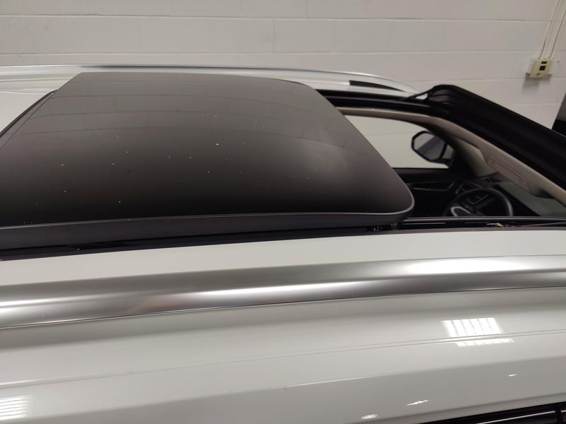 Used 2025 Volkswagen Atlas SEL Premium AWD R-Line Sunroof/NavImage 6