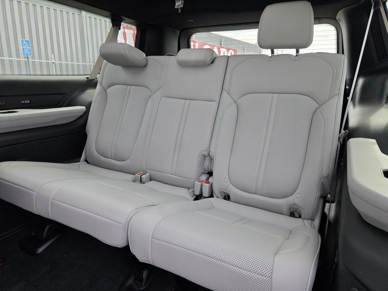 2026 Jeep Grand Wagoneer L Grand Wagoneer L Limited Altitude 4x4