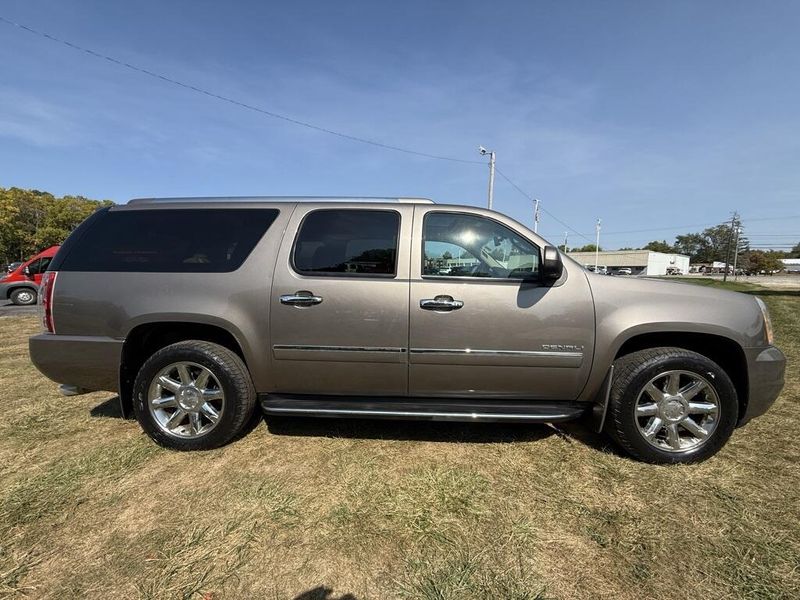 2013 Gmc Yukon XL 1500 Denali photo 2