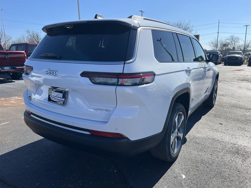 New 2026 Jeep Grand Cherokee L Limited 4x4Image 7