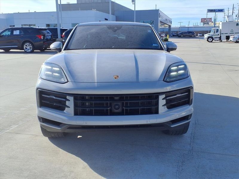 Used 2024 Porsche Cayenne Coupe BaseImage 4