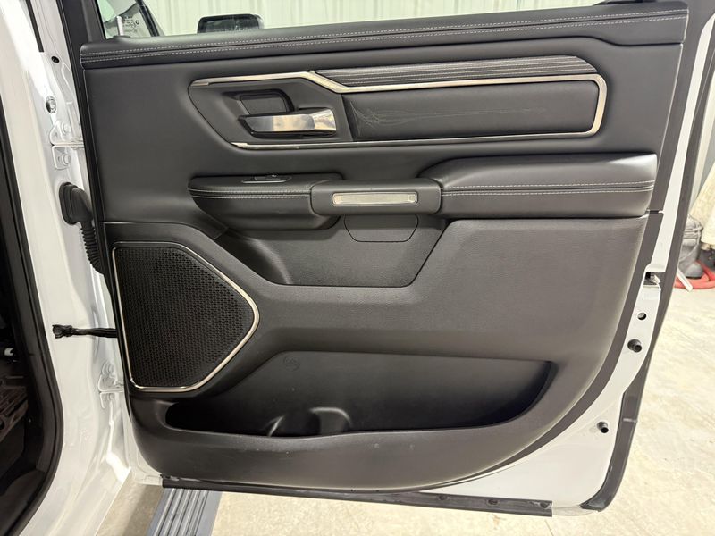 Used 2020 RAM 1500 Limited in a Ivory White Tri Coat Pearl Coat exterior color and Blackinterior. Thys Motor Company 319-318-6640 thysmotorco.com 