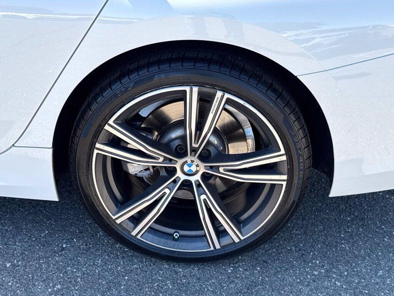 Used 2024 BMW 3 Series 330iImage 13