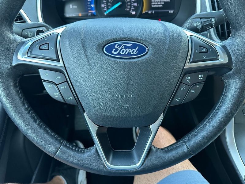 2020 Ford Edge SELImage 3