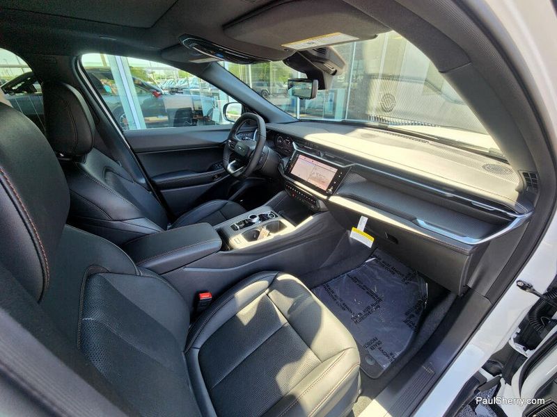 New 2026 Jeep Cherokee Overland 4x4