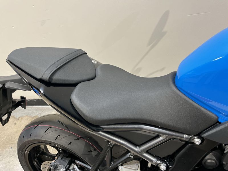 New 2025 Suzuki GSX-8S Image 4