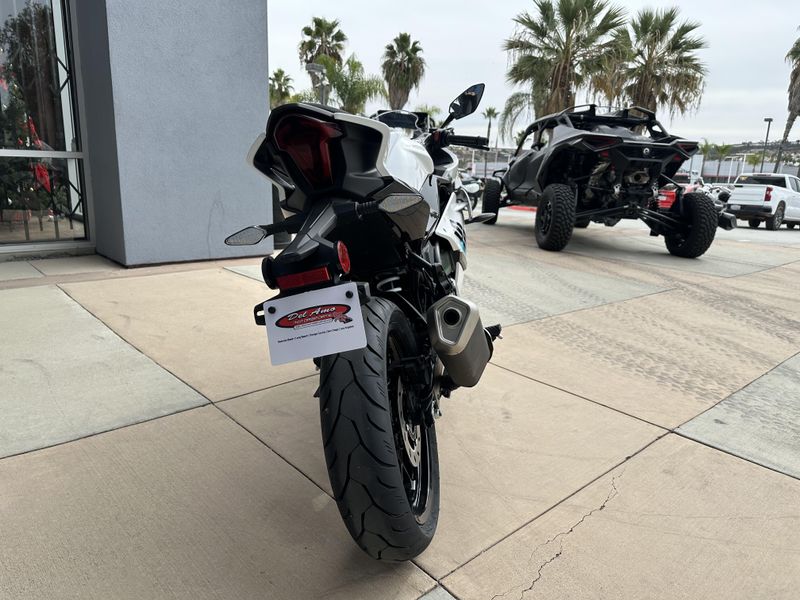 2025 CFMOTO 300SS Image 13