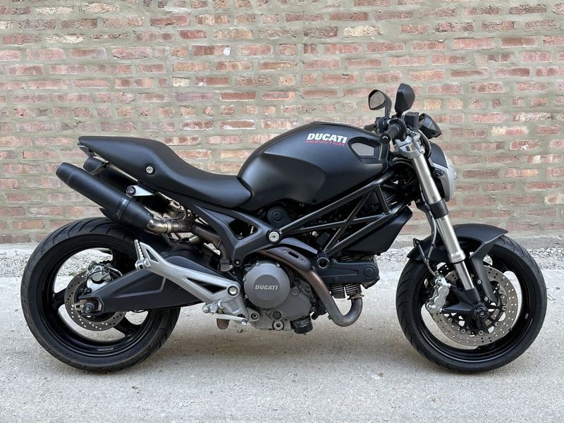 2014 Ducati Monster 696  Image 1