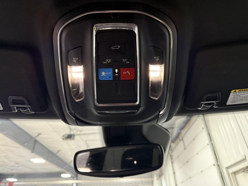 Used 2024 Jeep Grand Cherokee L LaredoImage 27