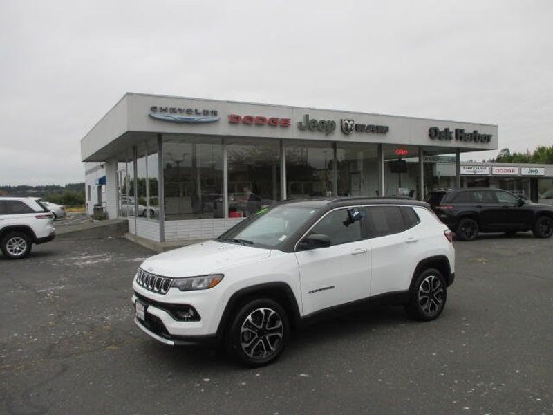 Used 2024 Jeep Compass LimitedImage 1
