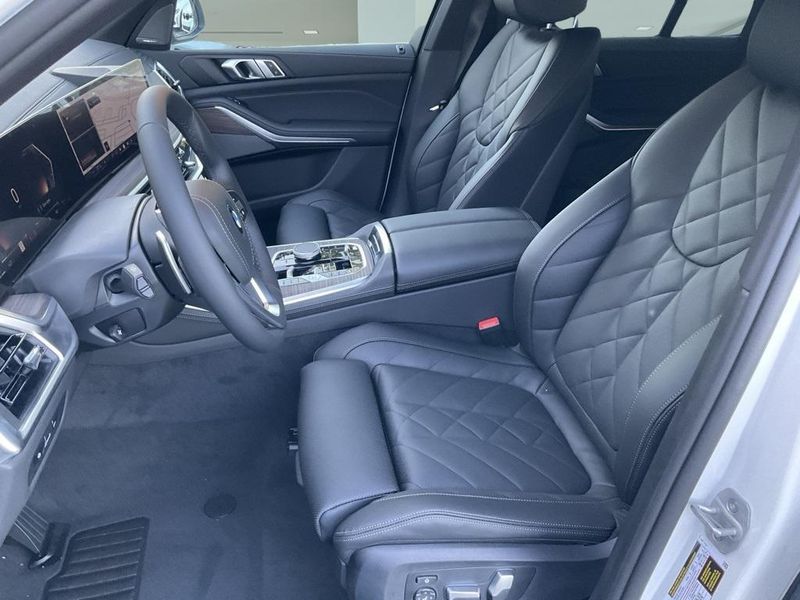 2025 BMW X5 xDrive50eImage 19