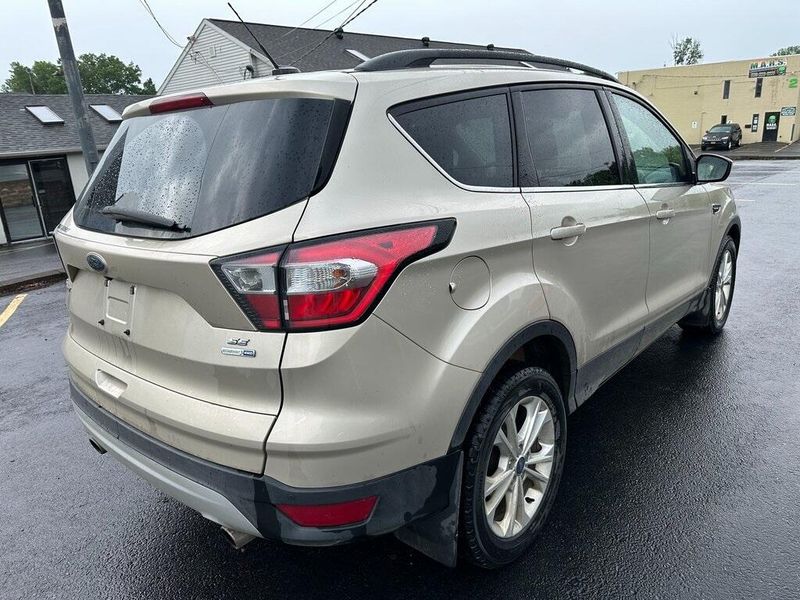 2017 Ford Escape SEImage 13