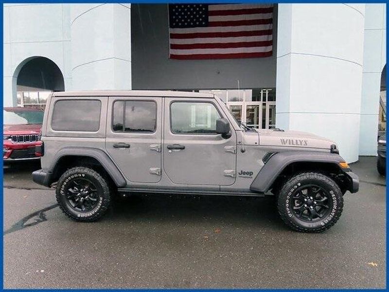 2021 Jeep Wrangler Unlimited WillysImage 2