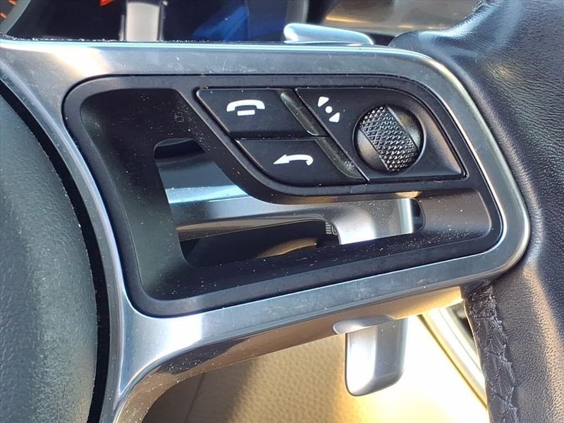 Used 2017 Porsche Macan BaseImage 18