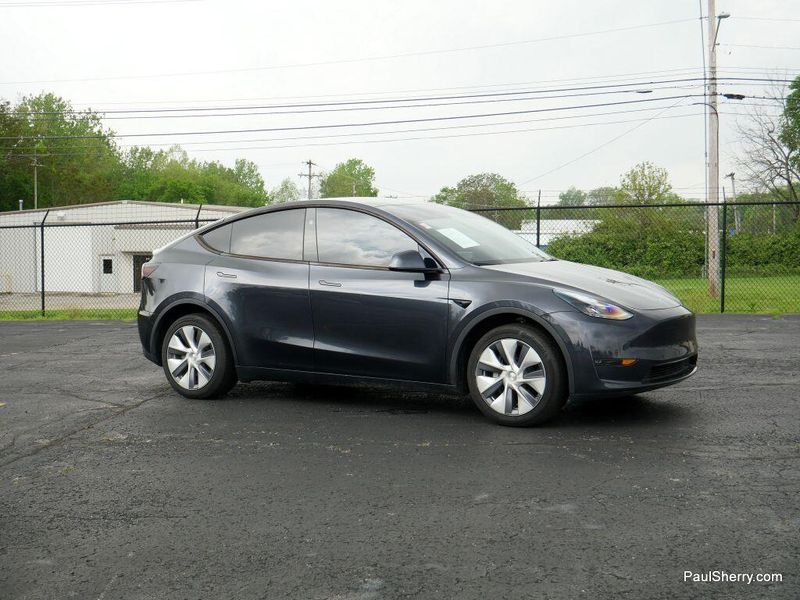 2024 Tesla Model Y Long RangeImage 22