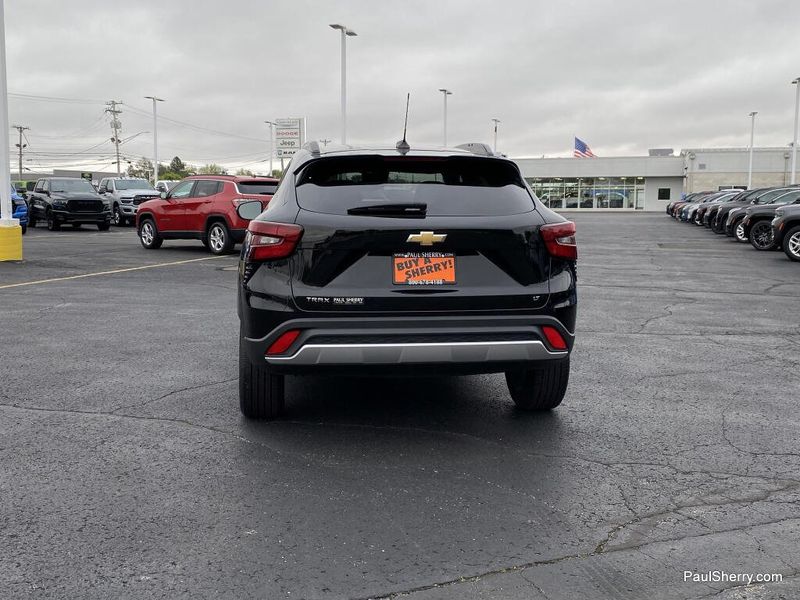 Used 2025 Chevrolet Trax LT