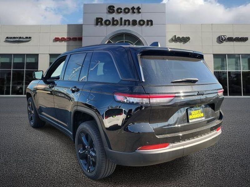 New 2026 Jeep Grand Cherokee Limited