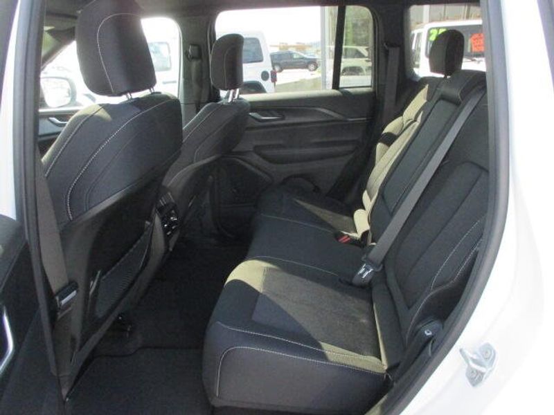 2025 Jeep Grand Cherokee Laredo X 4x4Image 25