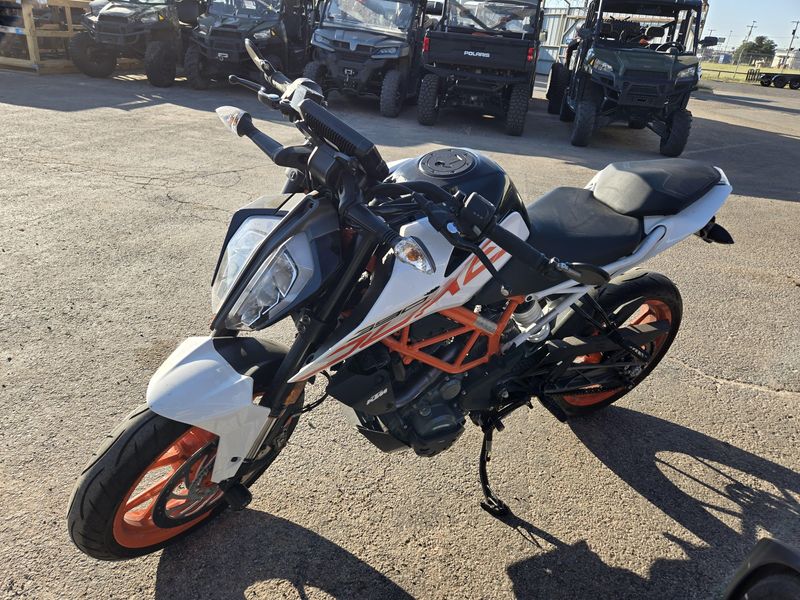 USED 2019 KTM DUKE 390 Image 3