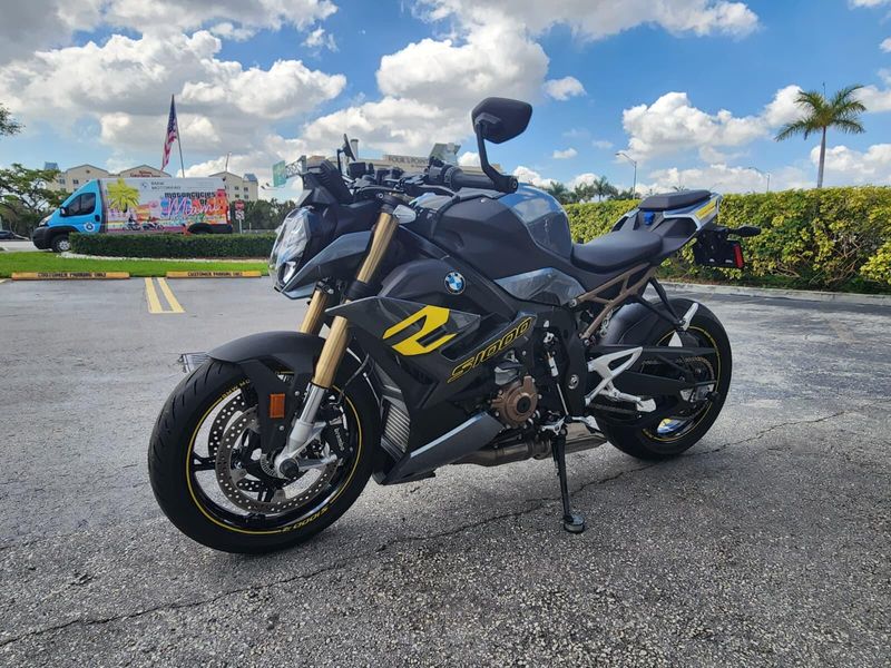 Used 2024 BMW S 1000 R Image 4
