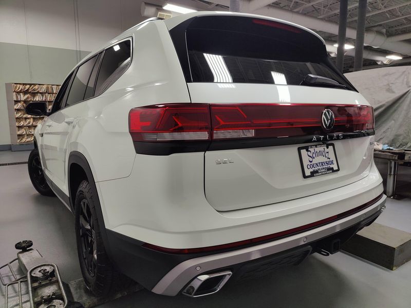 Used 2024 Volkswagen Atlas AWD Peak Edition SEL w/Sunroof/NavImage 12