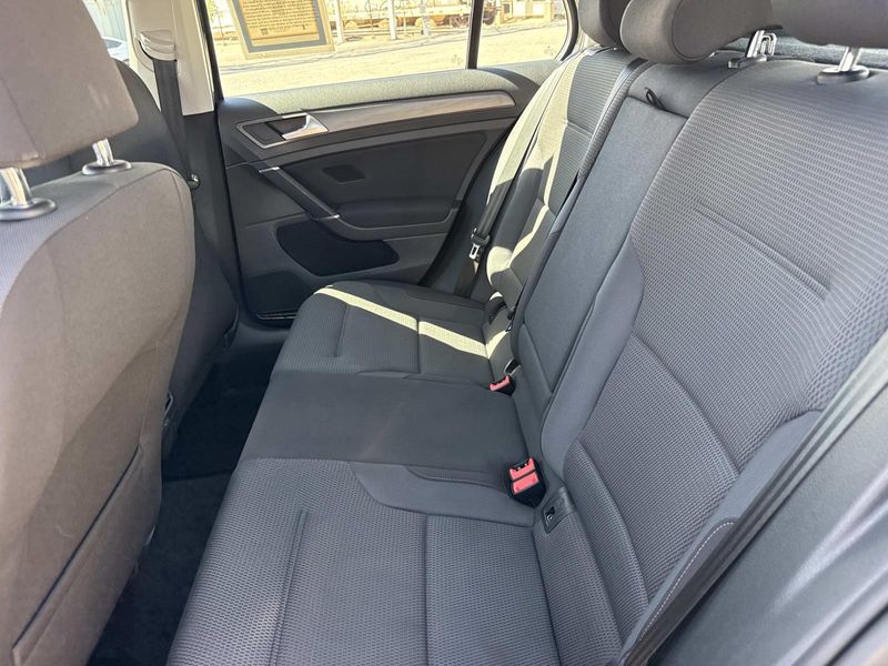 Used 2018 Volkswagen e-Golf 4-Door SE