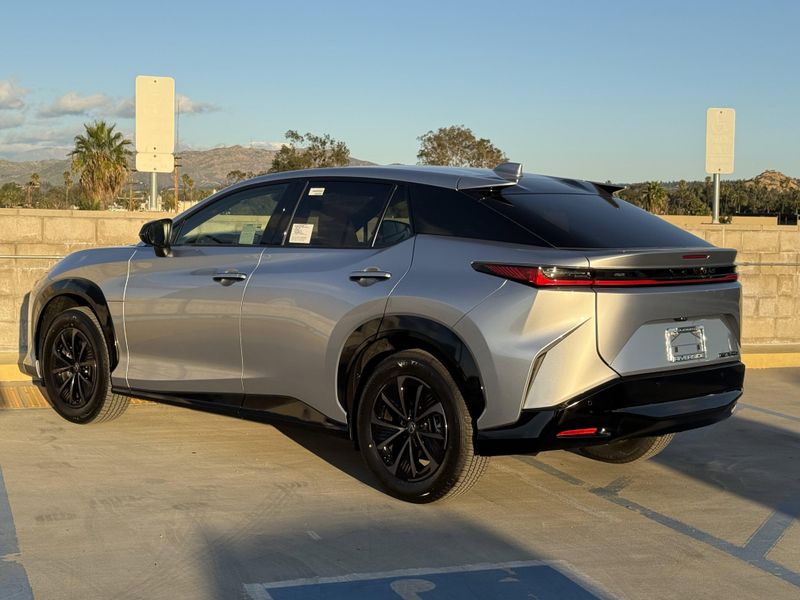 New 2026 Lexus RZ 350eImage 9