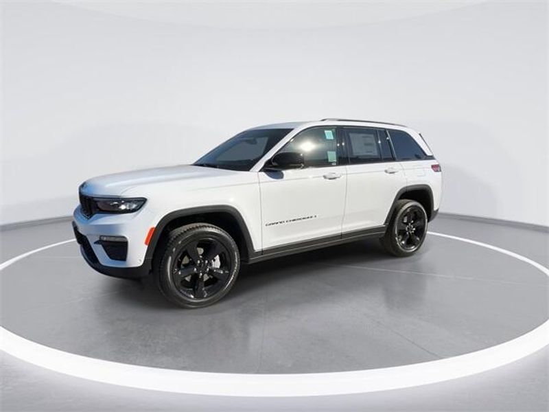 New 2025 Jeep Grand Cherokee Limited 4x4Image 4