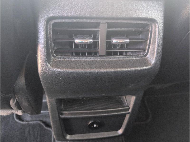 2024 Ford Edge SELImage 32