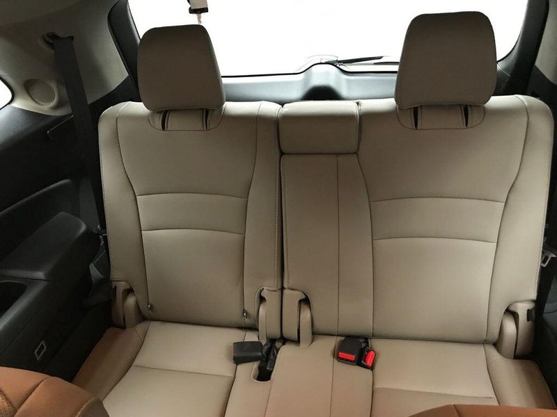 Used 2017 Honda Pilot EliteImage 10