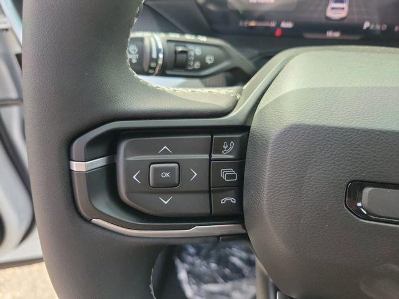New 2026 Jeep Cherokee Overland 4x4