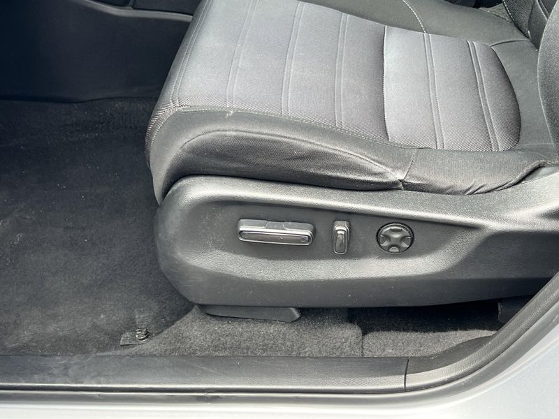 Used 2019 Honda CR-V EXImage 17