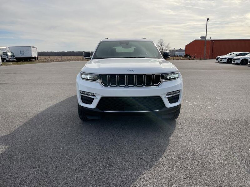 2024 Jeep Cherokee Limited 4xe photo 2