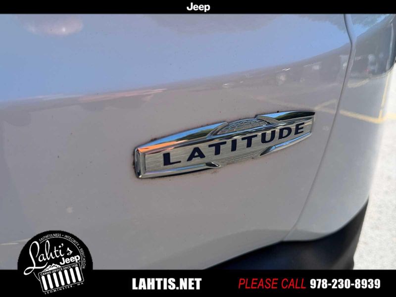 2022 Jeep Renegade Latitude photo 23