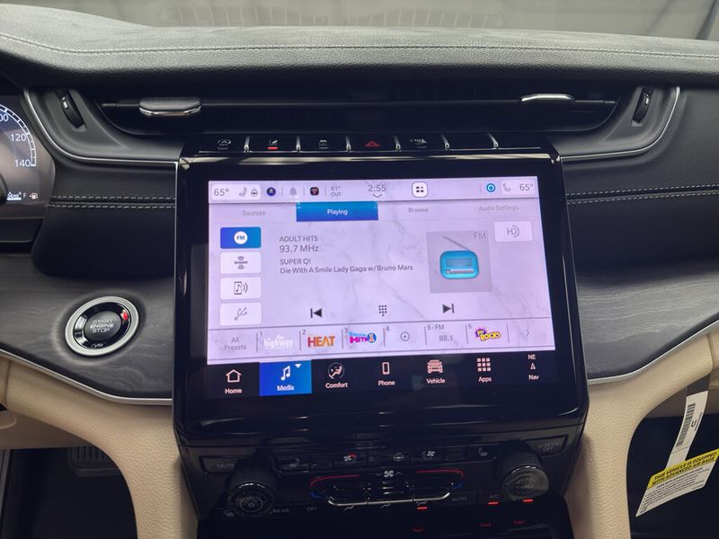 New 2025 Jeep Grand Cherokee Limited 4x4Image 11