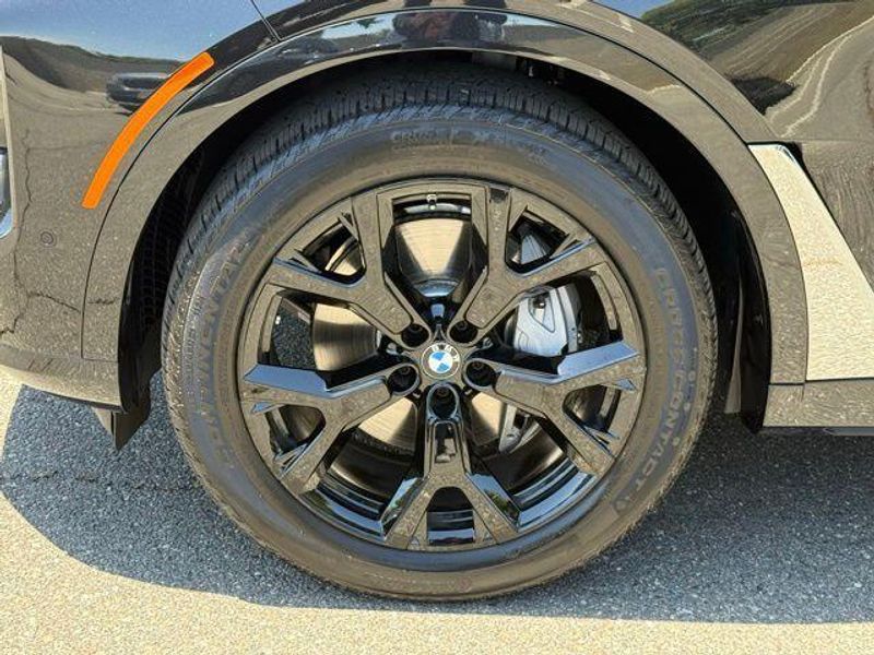 Used 2026 BMW X7 xDrive40iImage 14