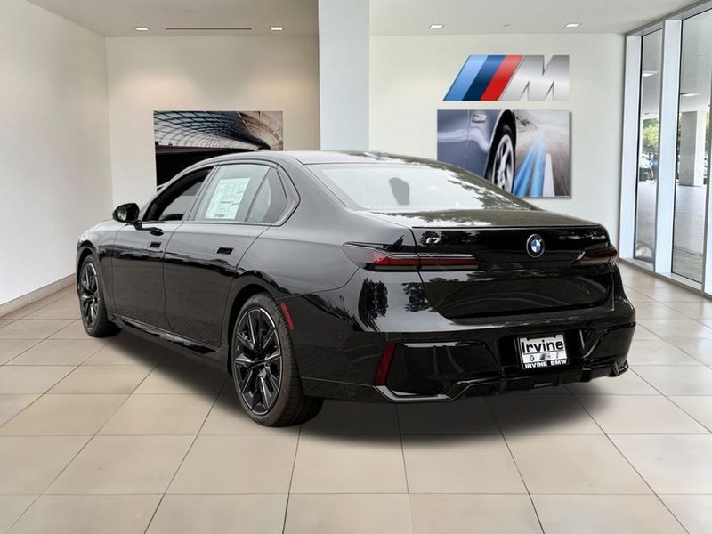 2025 BMW i7 eDrive50Image 8