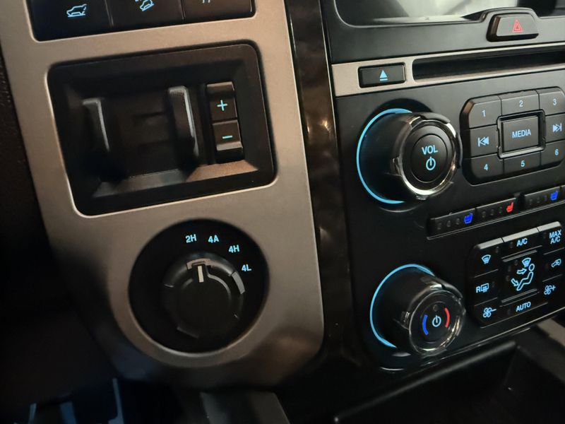 Used 2016 Ford Expedition LimitedImage 29