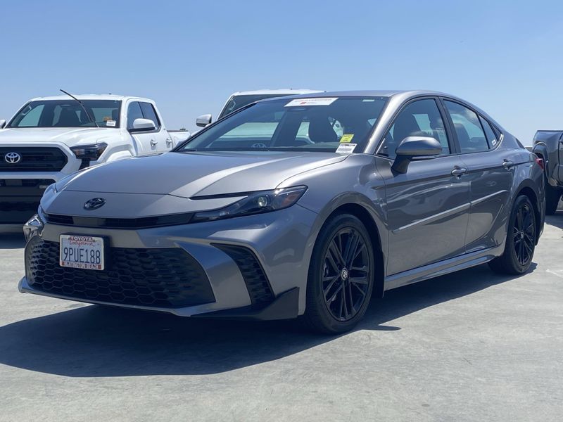 Used 2025 Toyota Camry SEImage 5