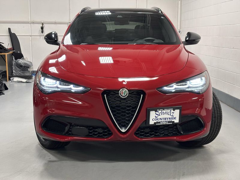 2024 Alfa Romeo Stelvio Ti AWD w/Activ AsstImage 6