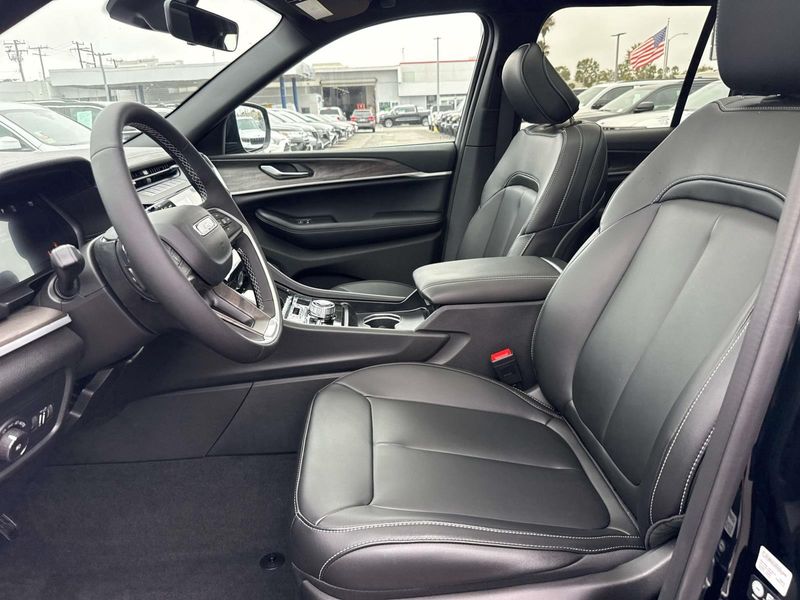 New 2026 Jeep Grand Cherokee Limited 4x4