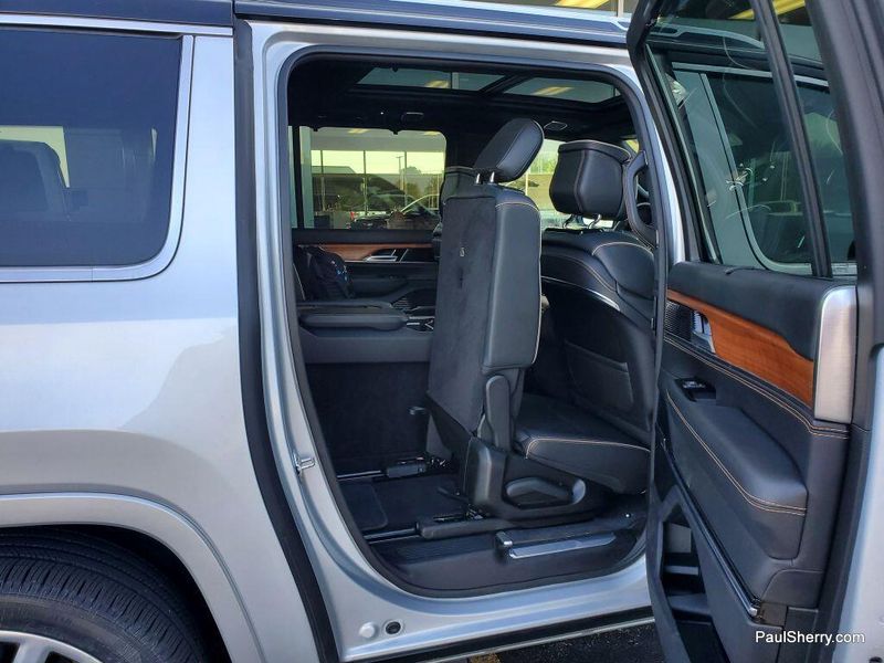 2024 Jeep Grand Wagoneer L III photo 49