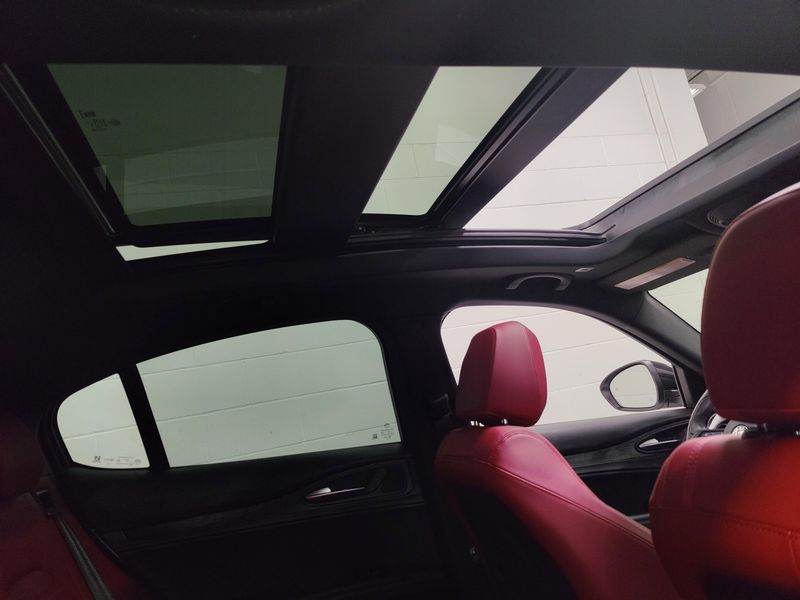 Used 2024 Alfa Romeo Stelvio Sprint AWD w/Sunroof/NavImage 7