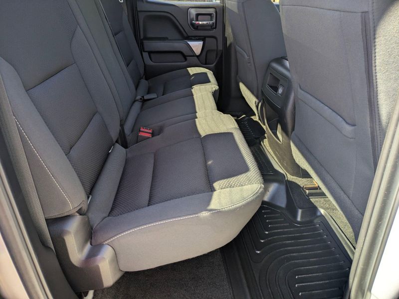 2018 Chevrolet Silverado 1500 LT photo 35