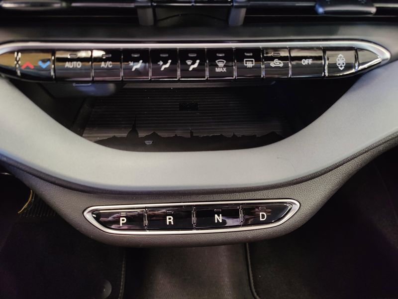 2024 Fiat 500e Red photo 12
