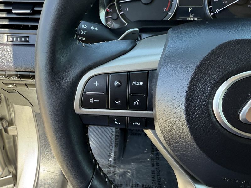 2022 Lexus RX 350Image 25