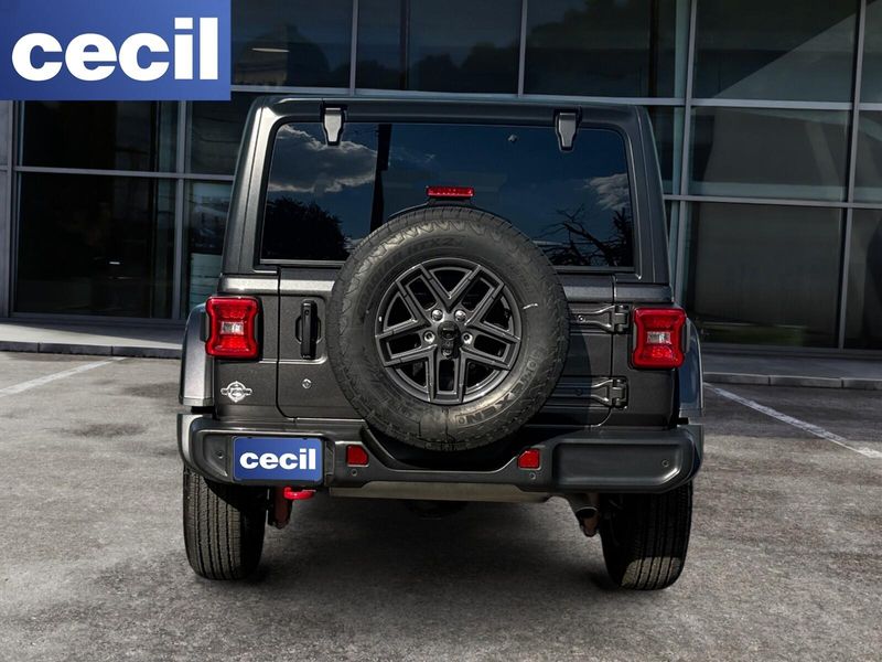 2018 Jeep Wrangler Unlimited Rubicon photo 3