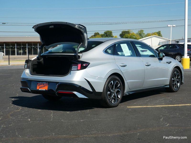 2024 Hyundai Sonata SEL photo 17