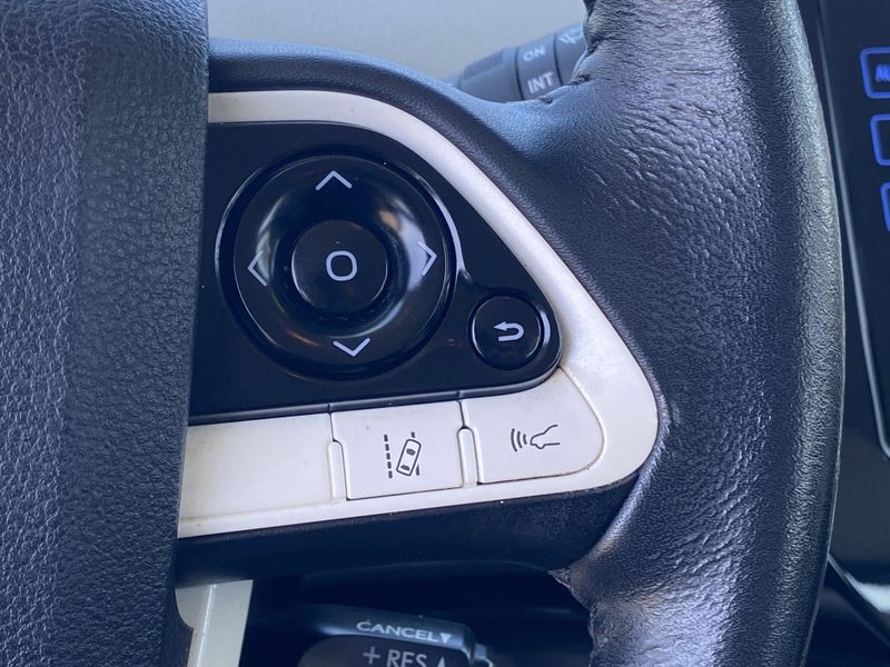 2016 Toyota Prius Three TouringImage 27