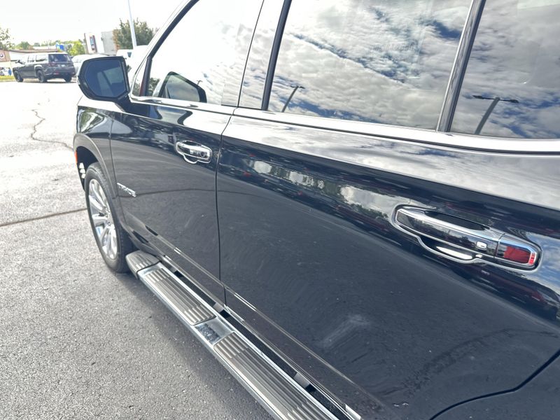 Used 2023 Chevrolet Tahoe PremierImage 11